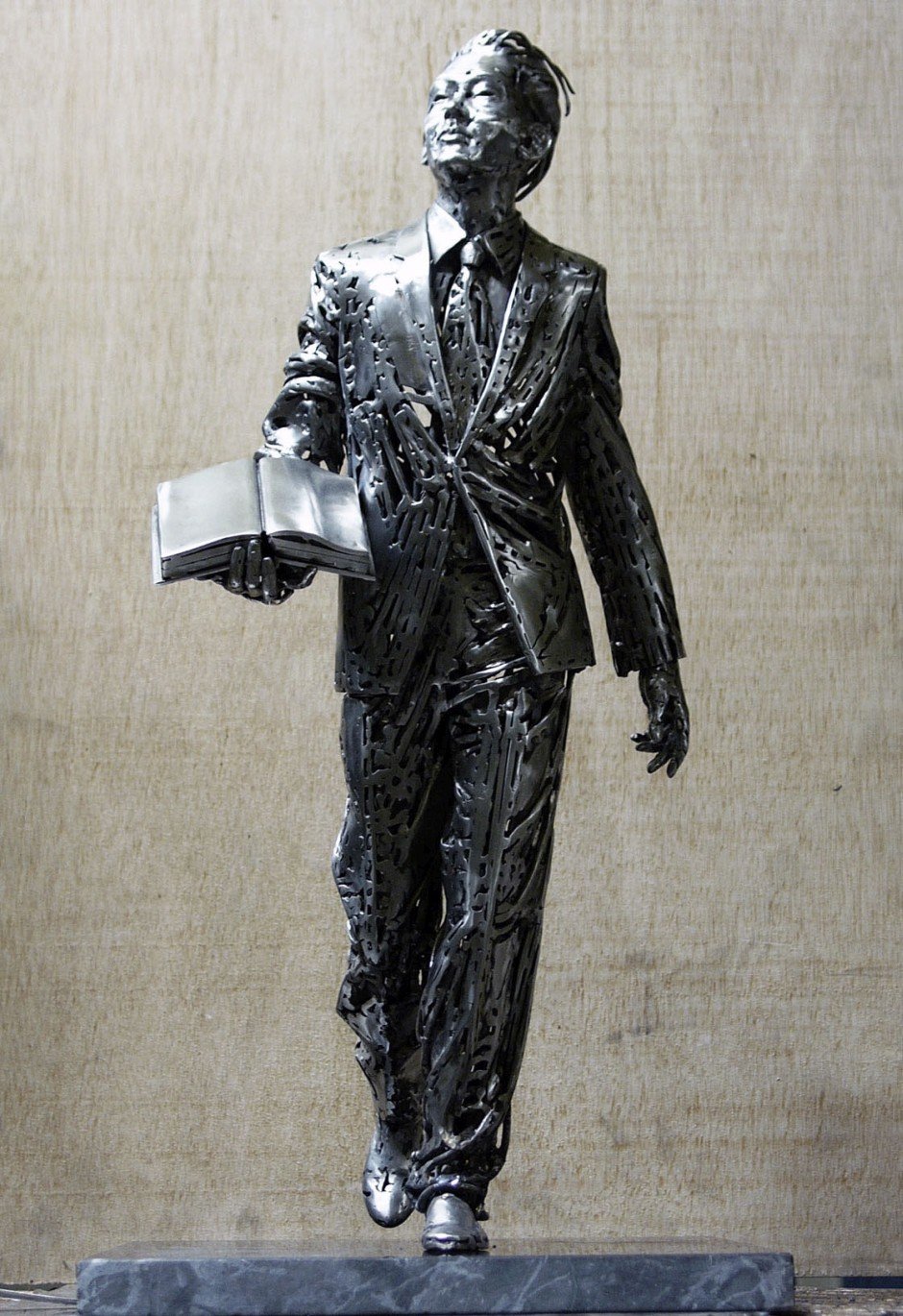 Human Steel Scrap Sculptures by Jordi Diez Fernandez